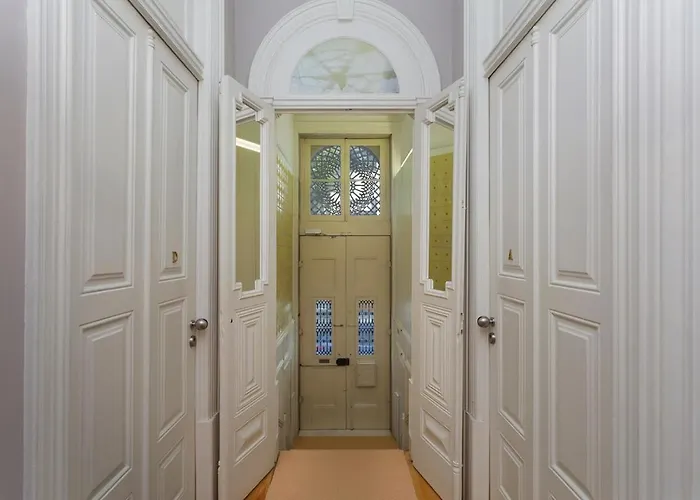 The Terraced Loft - Boho Elegance In Porto